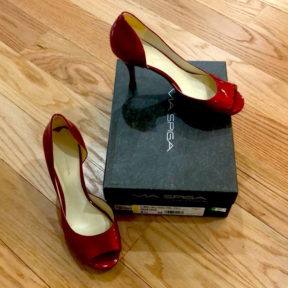 Red pearl patent peep toe shoes 8.5